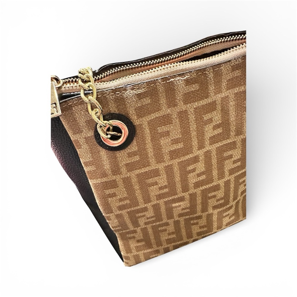 Fendi Brown Monogram Shoulder Bag with Gold Chain - Picture 4 of 10